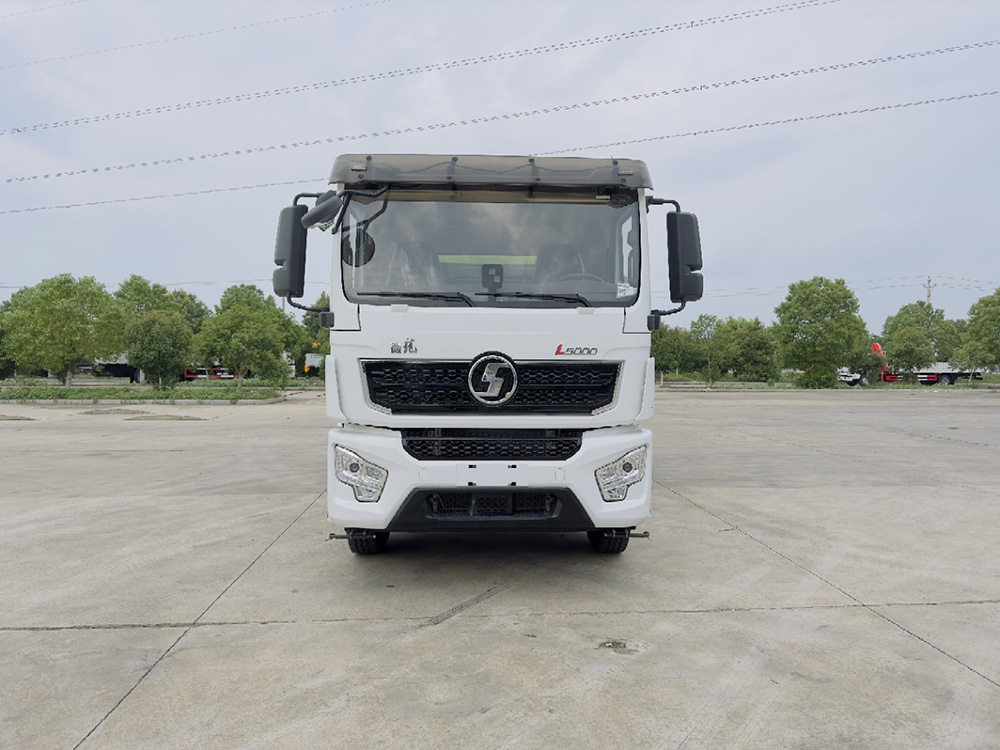 陕汽德龙纯电动洗扫车