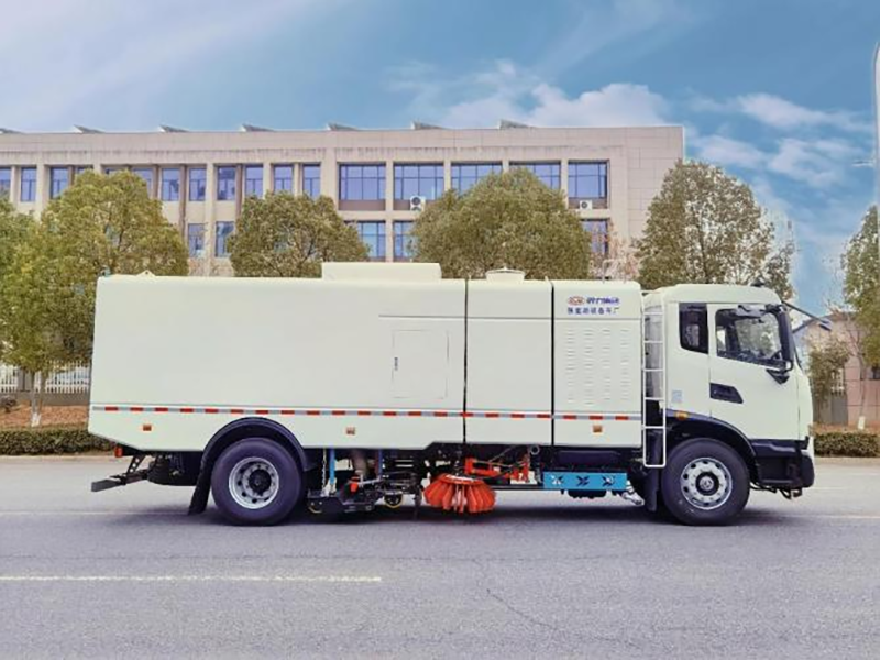 东风天锦纯电动洗扫车