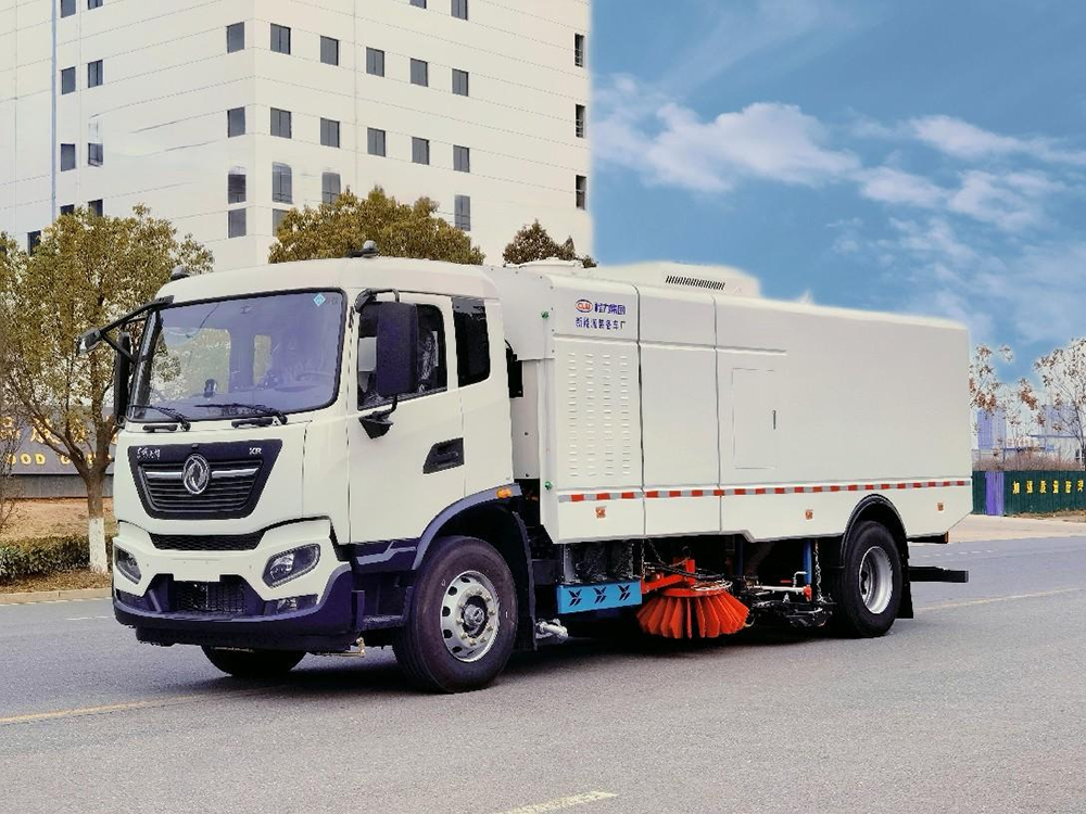 东风天锦纯电动洗扫车