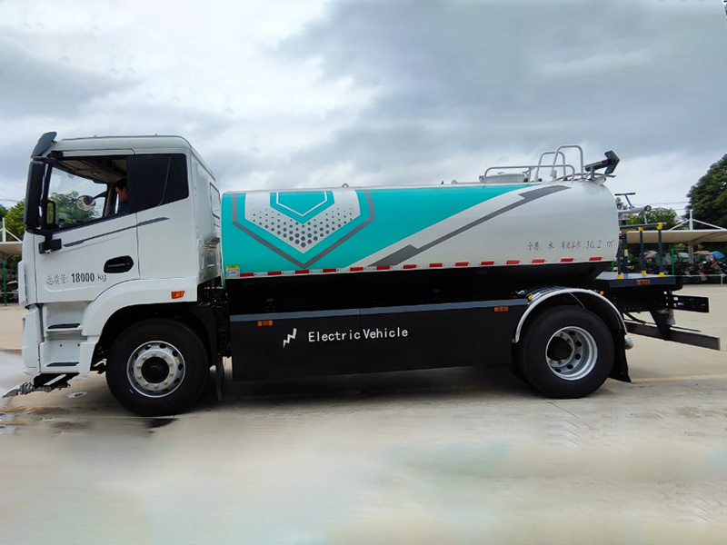 程力牌CL5185GSSBEV纯电动洒水车