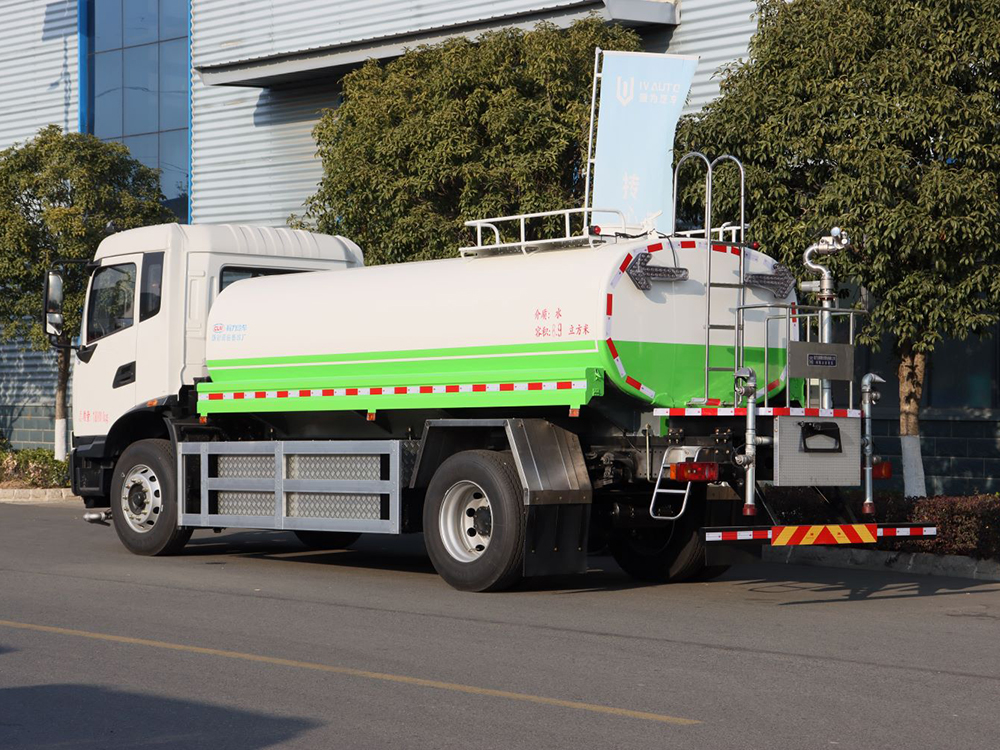 东风天锦CL5182GSSBEV(新)型纯电动洒水车