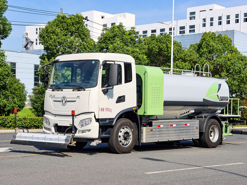 东风天锦CLH5181GXSBEV纯电动洒水车