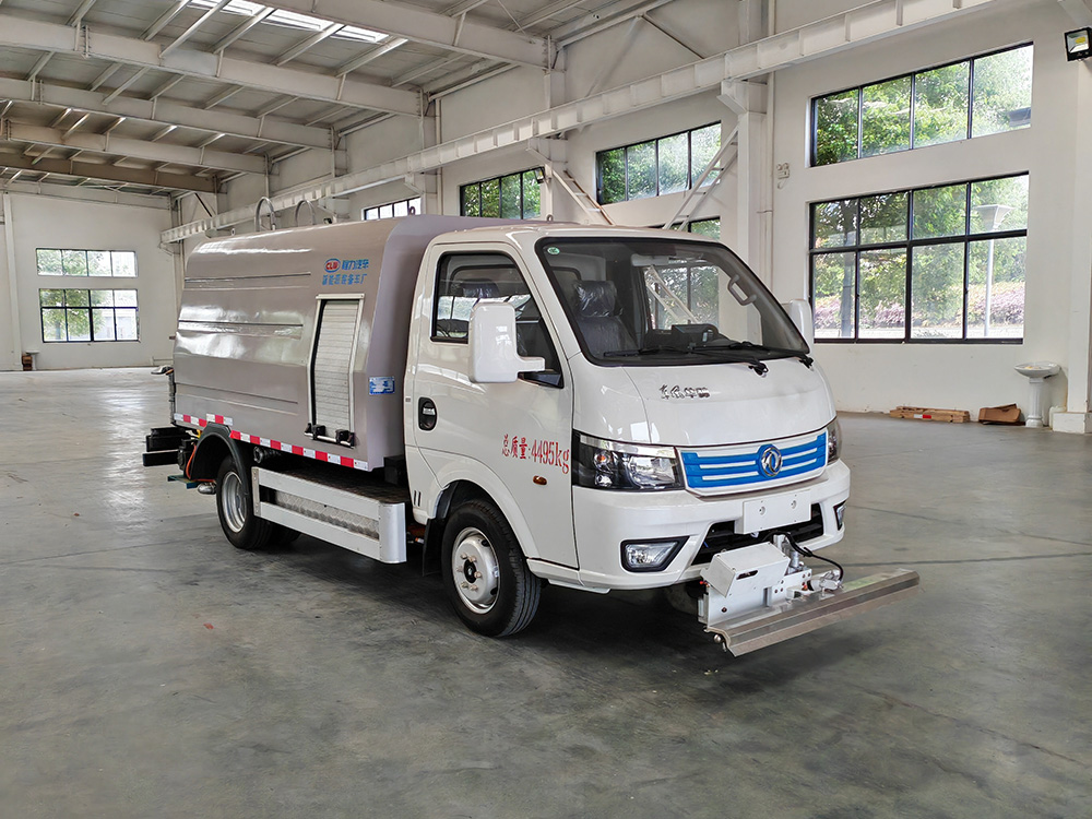 东风华神CL5045TYHBEV-4.5吨路面养护车