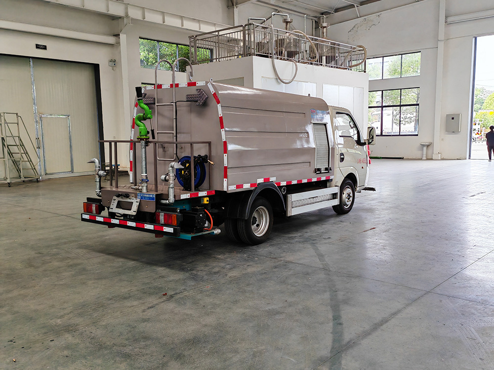 东风华神CL5045TYHBEV-4.5吨路面养护车