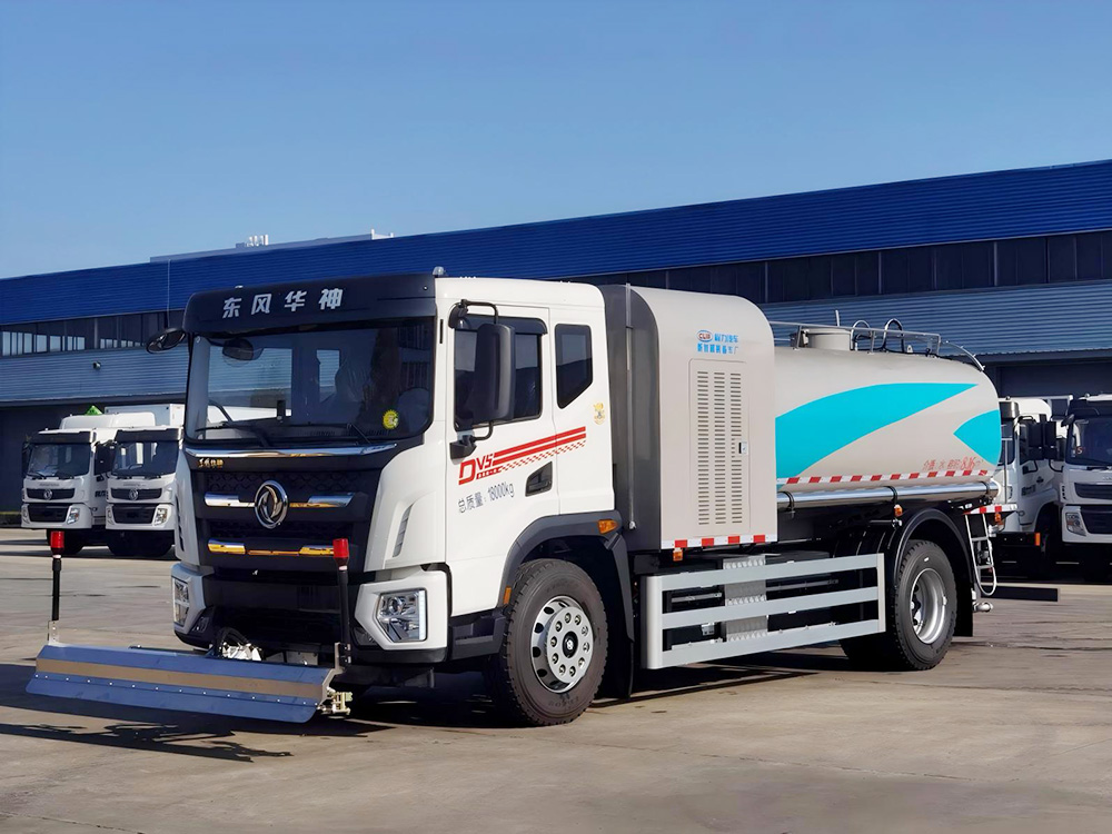 东风华神CL5181GXSBEV型纯电动清洗洒水车