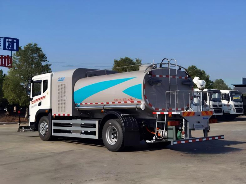 东风华神CL5181GXSBEV型纯电动清洗洒水车
