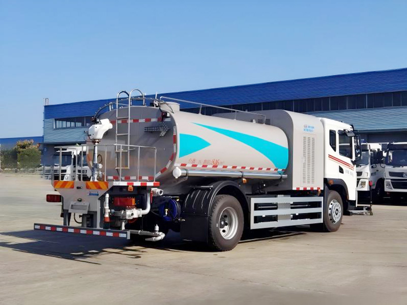 东风华神CL5181GXSBEV型纯电动清洗洒水车