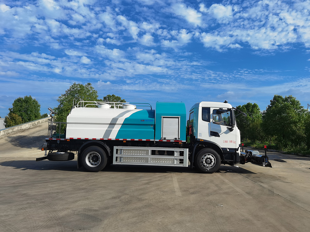 东风天锦CL5182GQXBEV型纯电动清洗车