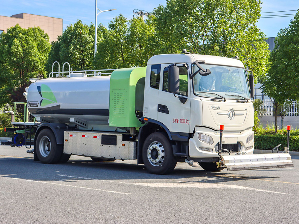 东风天锦CLH5181GXSBEV纯电动洒水车