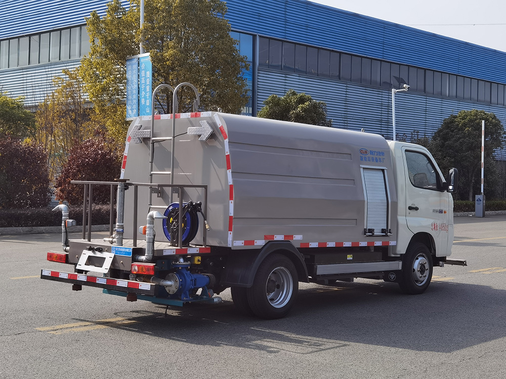 福田祥菱M2 CL5043TYHBEV电动路面清洗车