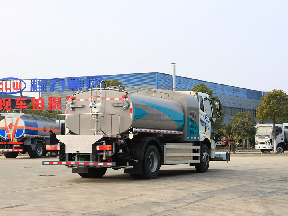 解放CL5185GQXBEV型纯电动清洗车