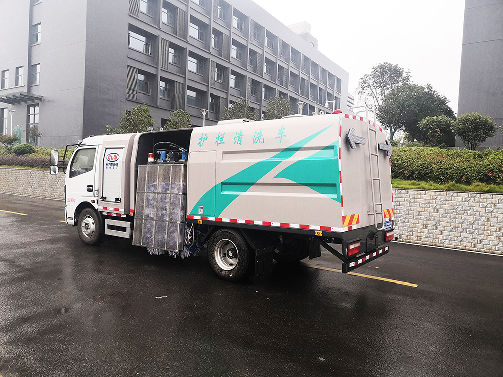 东风凯普特CL5090GQXBEV型纯电动护栏清洗车