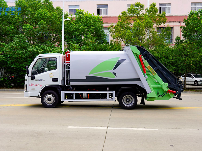 上汽跃进纯电动压缩垃圾车
