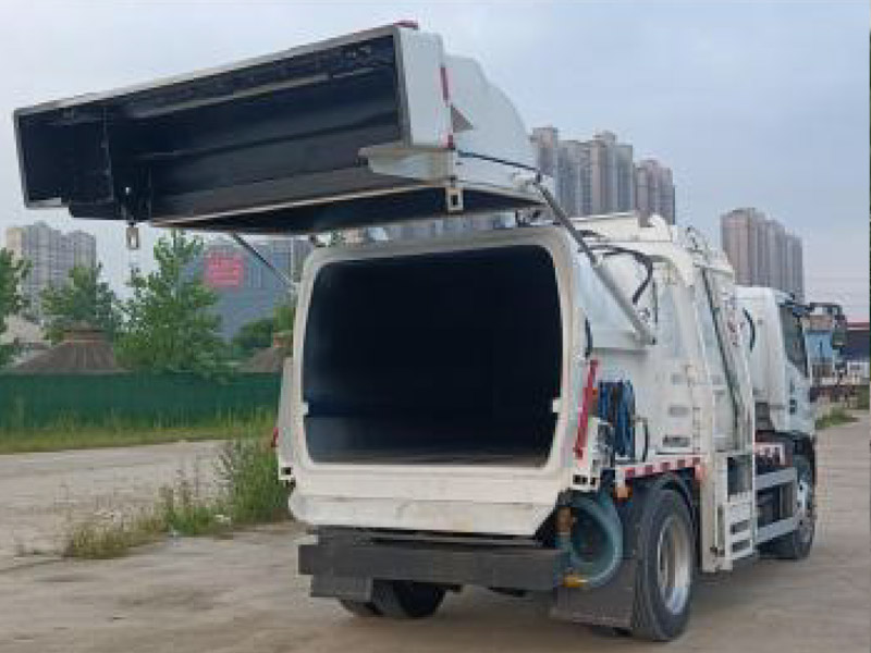 东风CL5122TCABEV型纯电动餐厨垃圾车