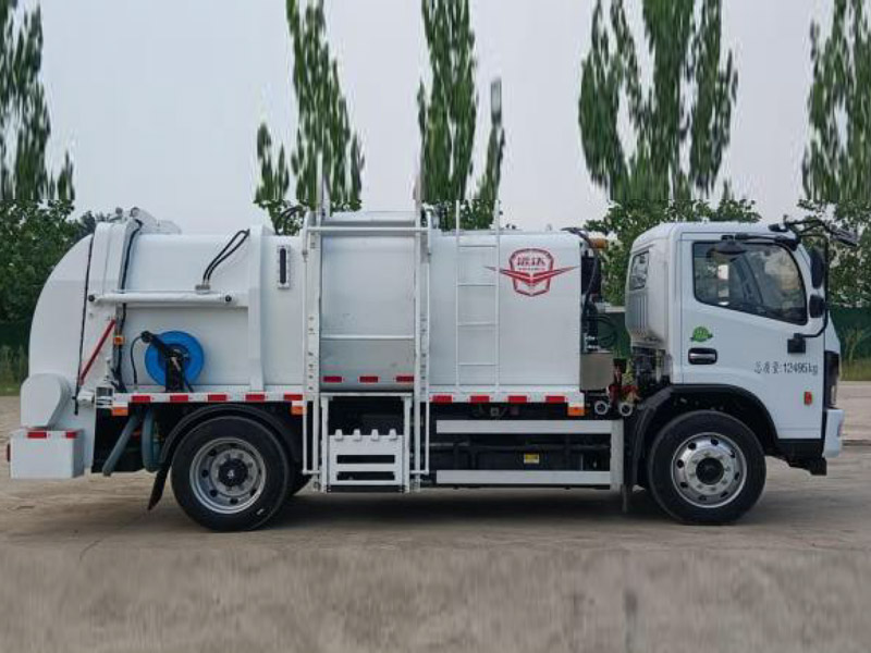 东风CL5122TCABEV型纯电动餐厨垃圾车