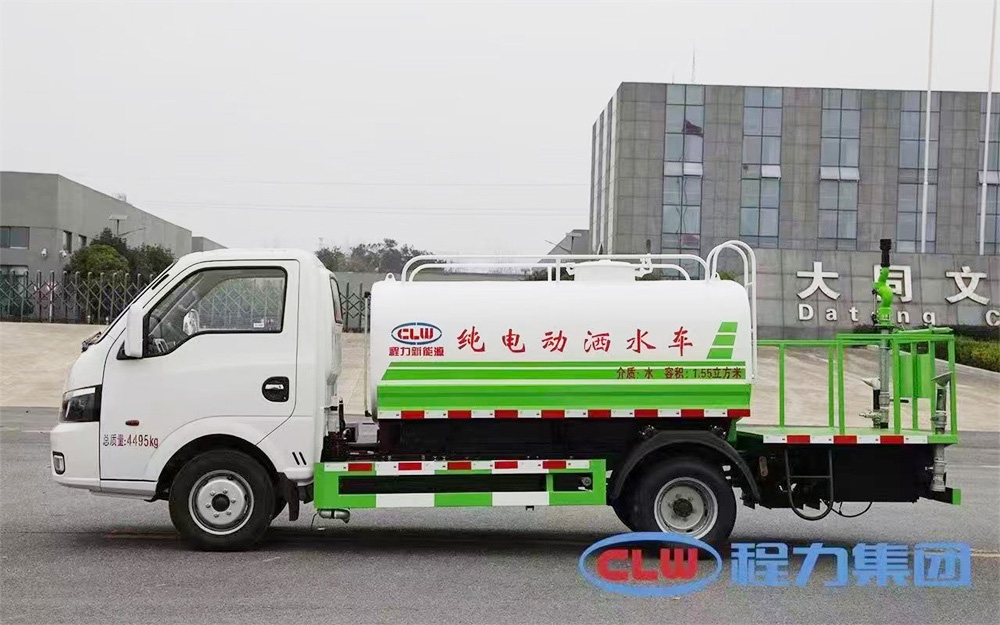 东风华神纯电动洒水车
