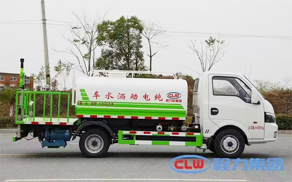东风华神纯电动洒水车