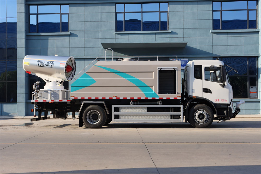 东风天锦纯电动多功能抑尘车