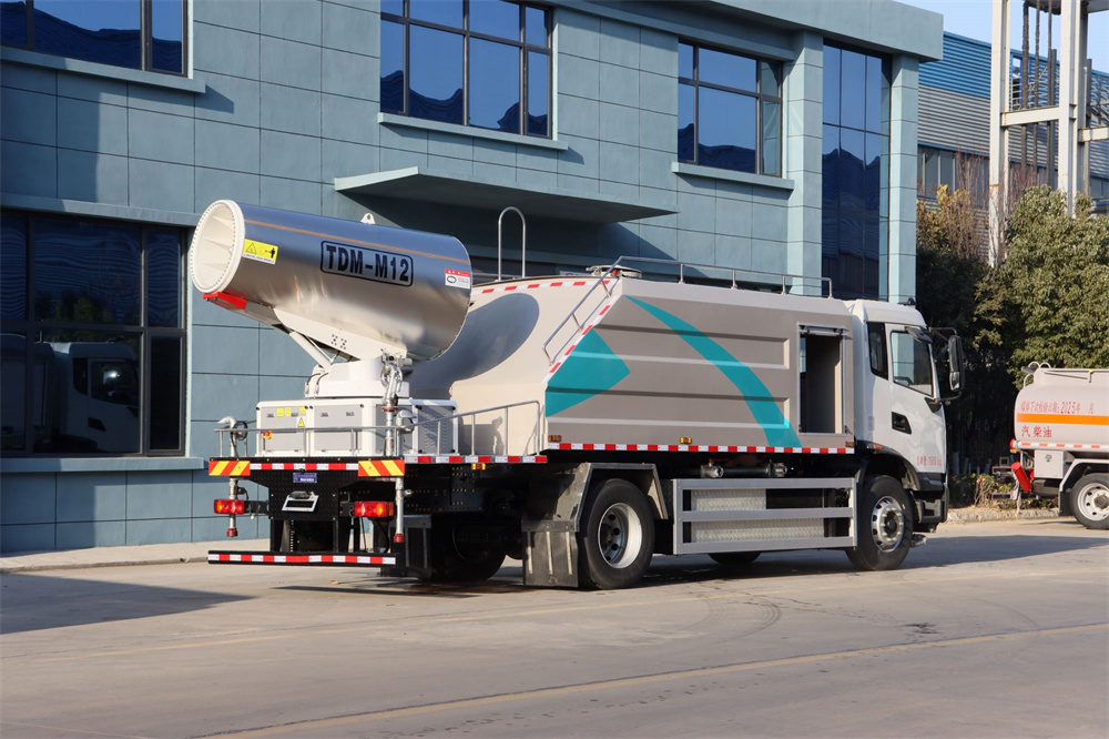 东风天锦纯电动多功能抑尘车