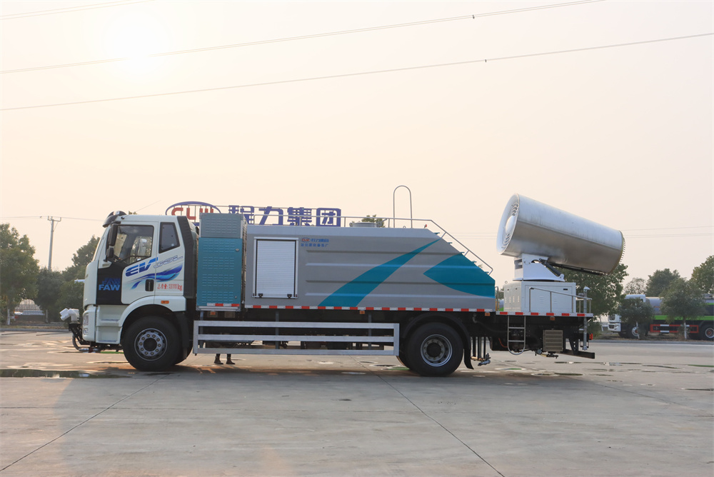 解放纯电动多功能抑尘车