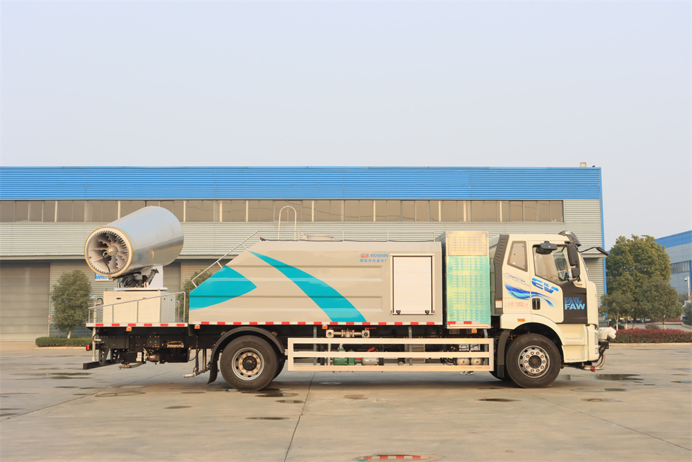 解放纯电动多功能抑尘车