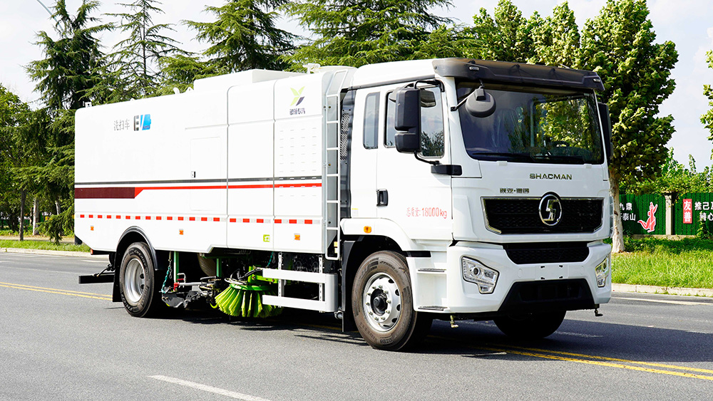 陕汽德创18吨纯电动洗扫车