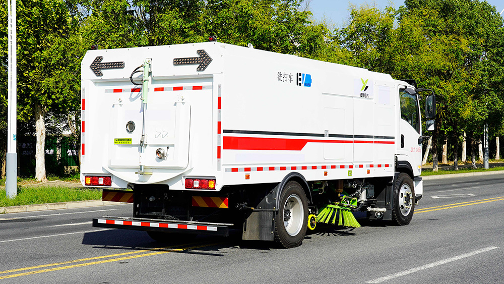 陕汽德创纯电动12吨洗扫车
