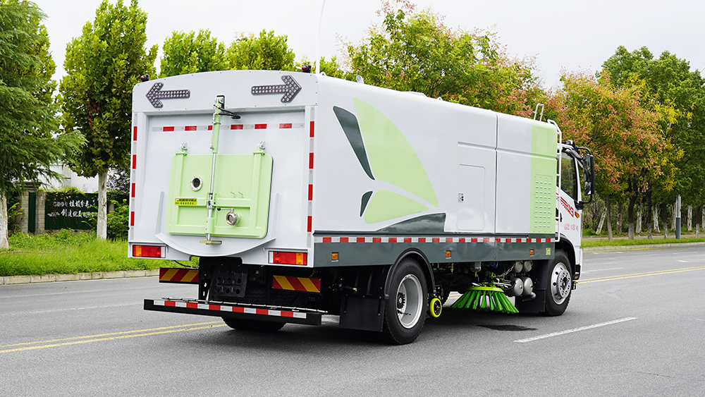 东风华神纯电动洗扫14吨