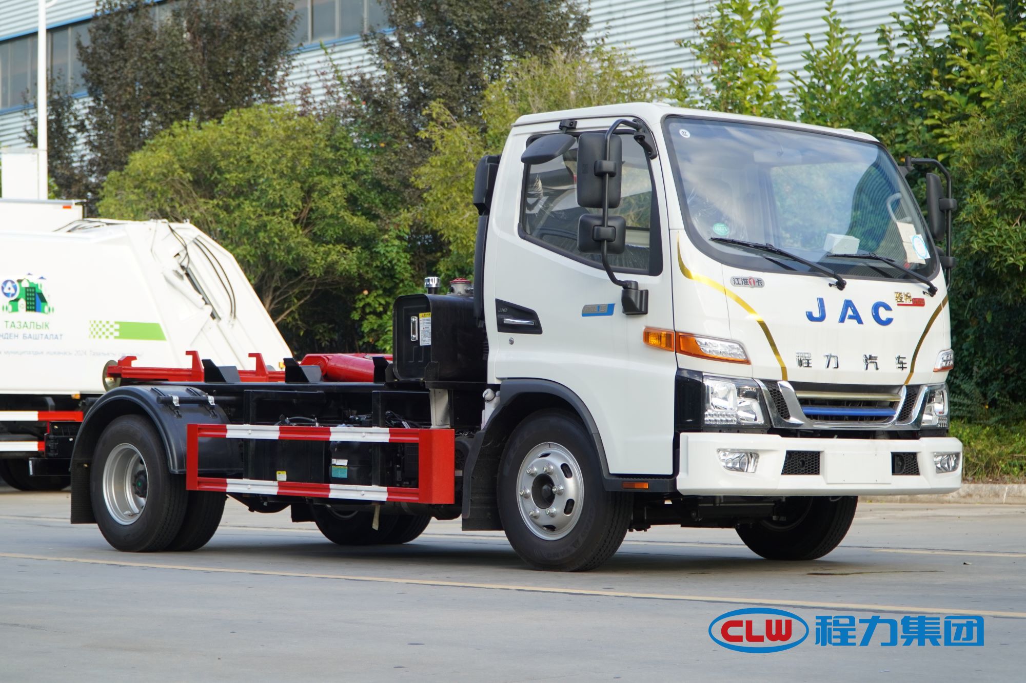 江淮骏铃混动勾臂垃圾车